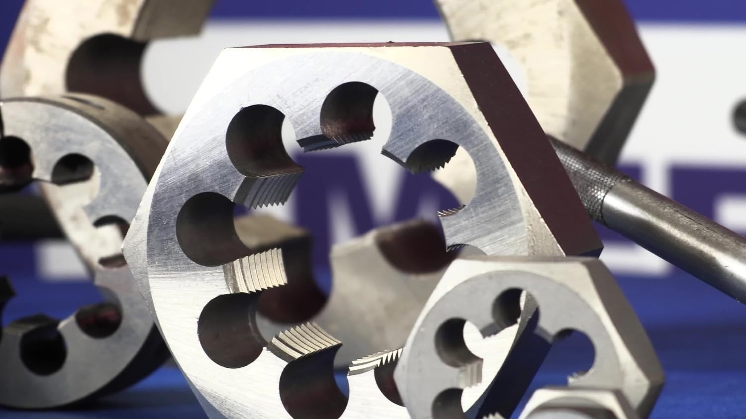 DRILL AMERICA M18 X 1.5 Carbon Steel Hex Rethreading Die